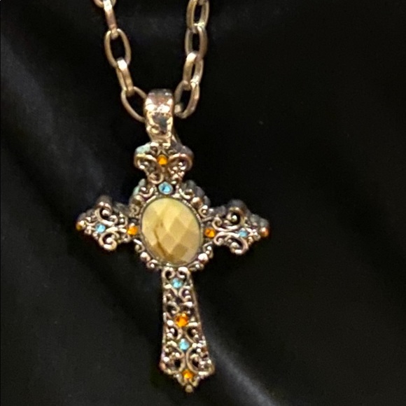 Vintage long chain with cross - Picture 3 of 3